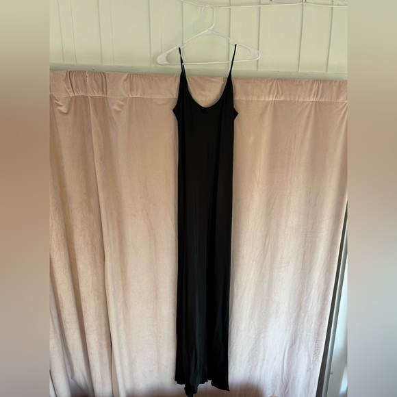 L'AGENCE Charmaine Silk Gown - Picture 7 of 13